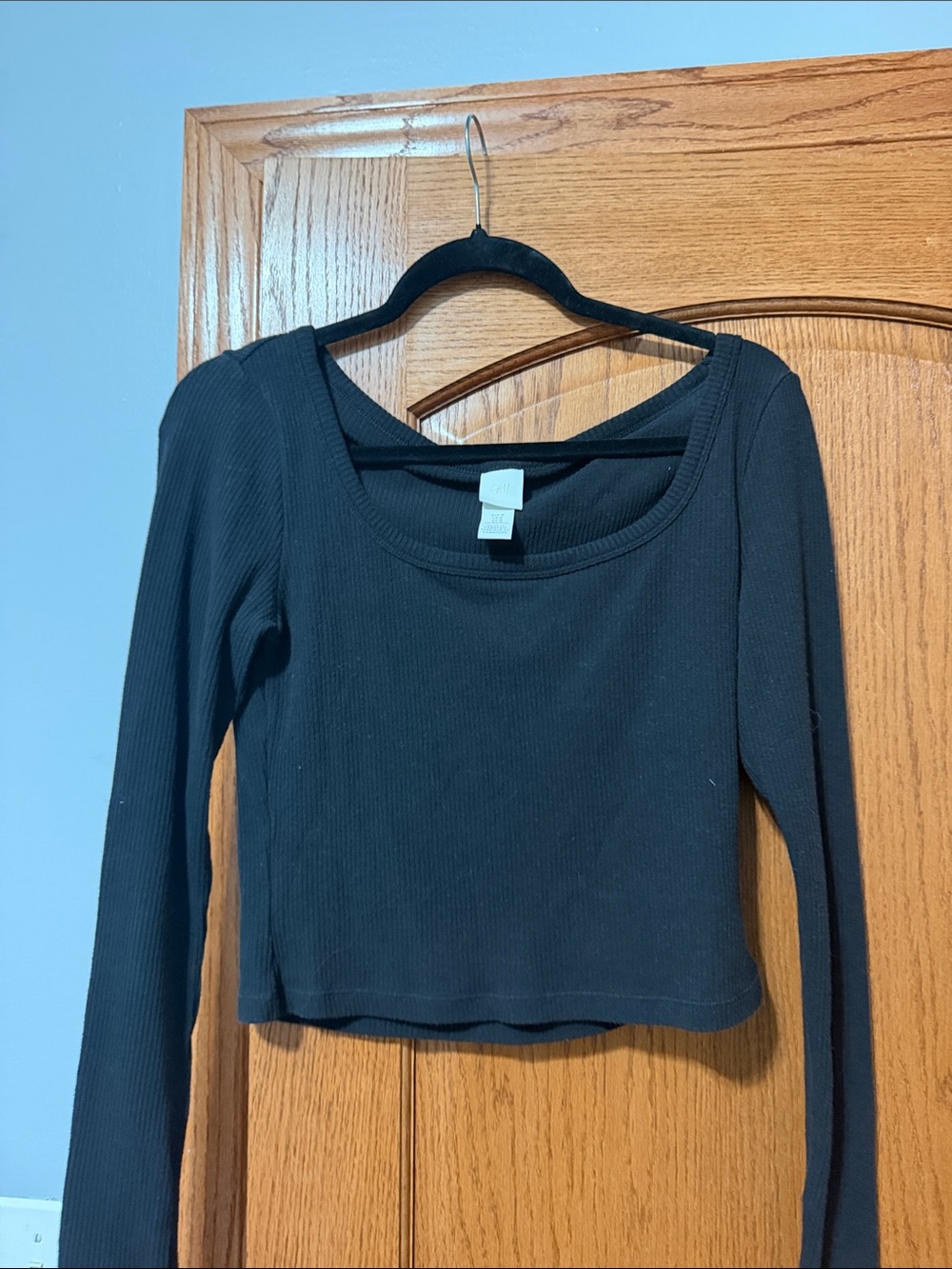 H&M Black Ribbed Long Sleeve Scoop Crop Top